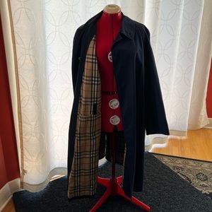 Burberry trench coat. Single breasted
